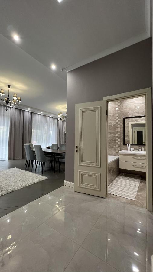 Hotel Manica Esentai City Almati Kültér fotó